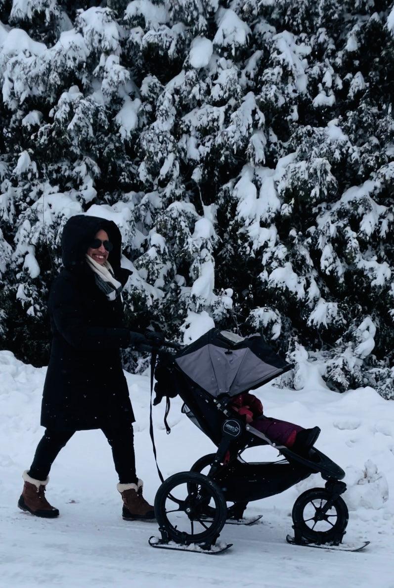 Comment protéger bébé du froid pendant tes marches hivernales au Québec? - Bébé Solutions